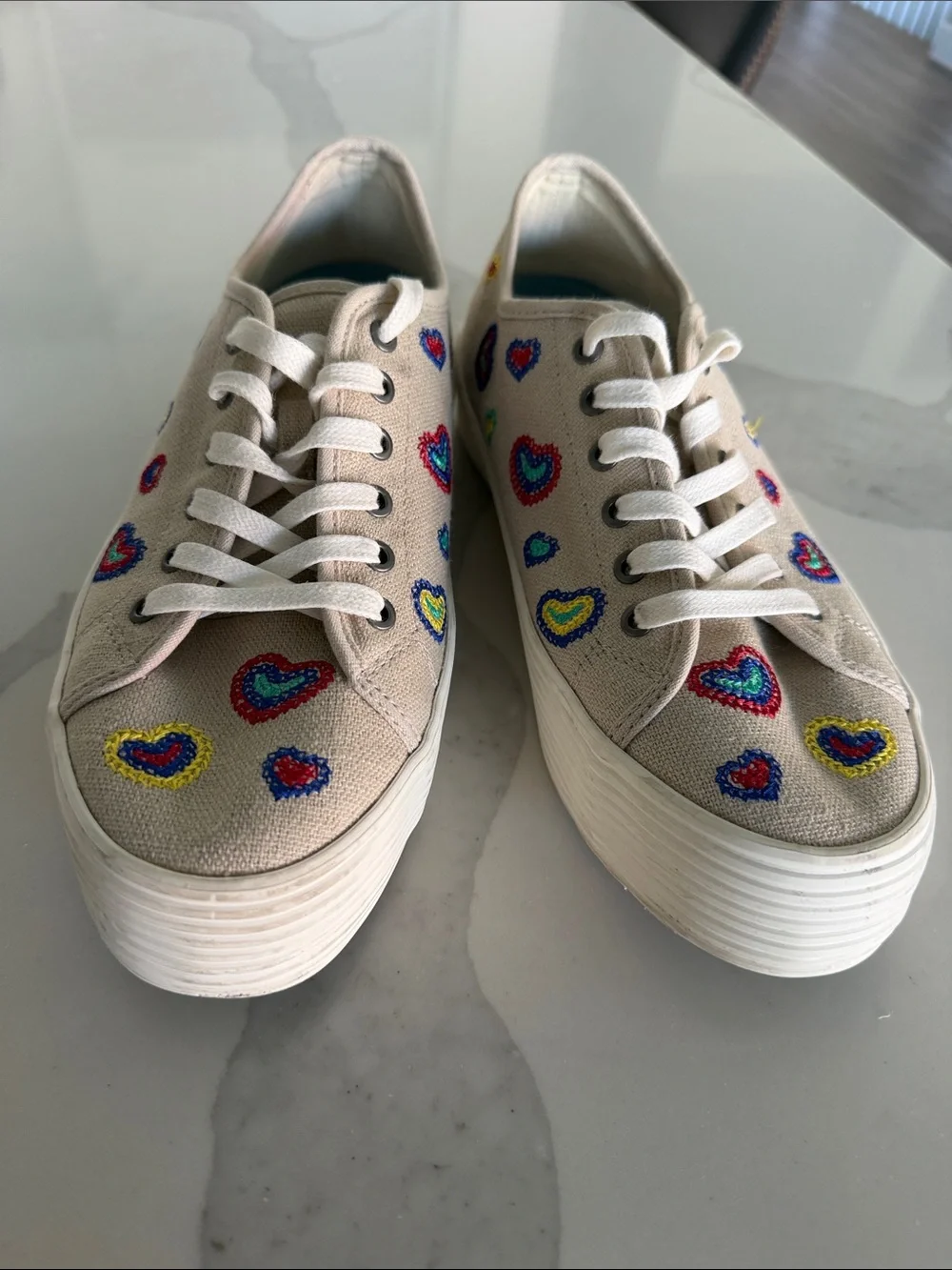 SeaVees Monterey Sneaker Platform Rainbow Heart Embroidered Slub Linen Wmn’s 9